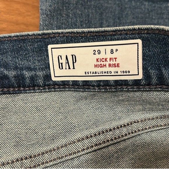 NWOT - GAP High Rise Kick Fit Jeans - Picture 5 of 10